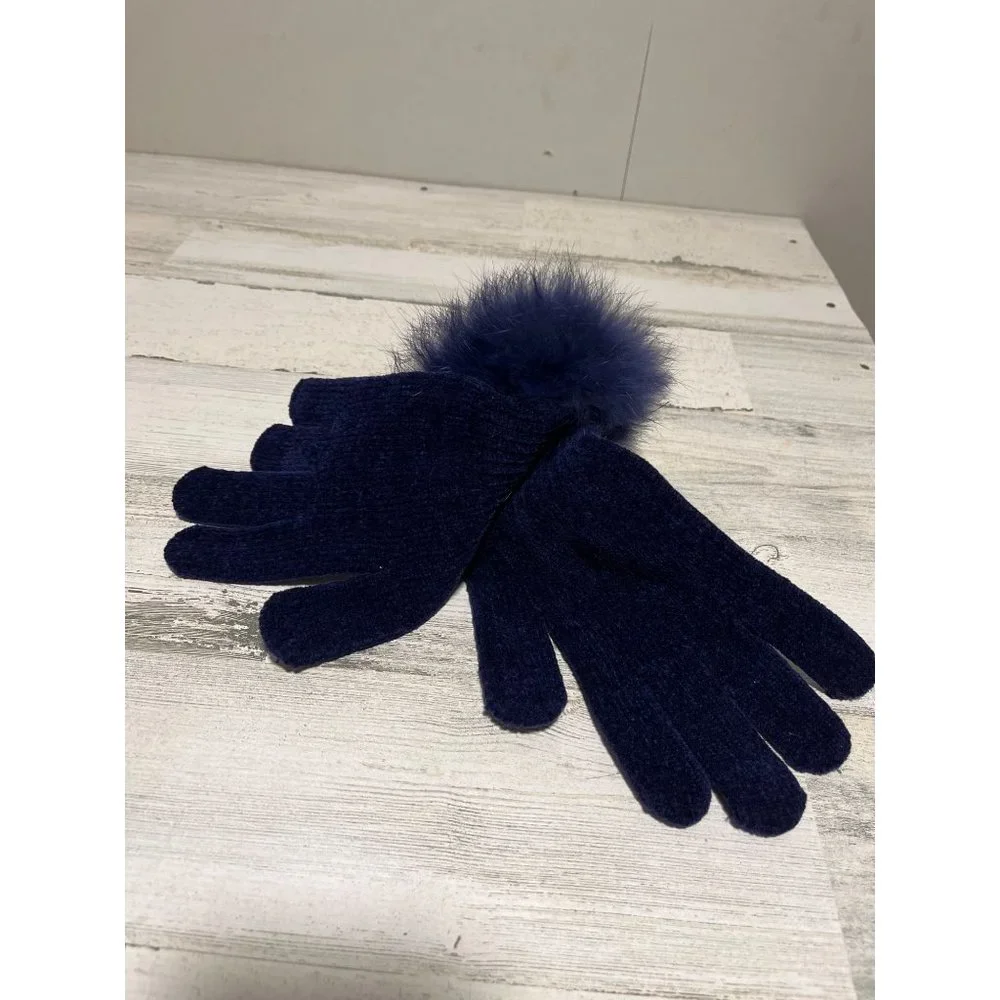XO purple winter gloves with furry Angola trim. NWT